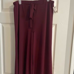 Burgundy wide legged Capri pants with front faux tie